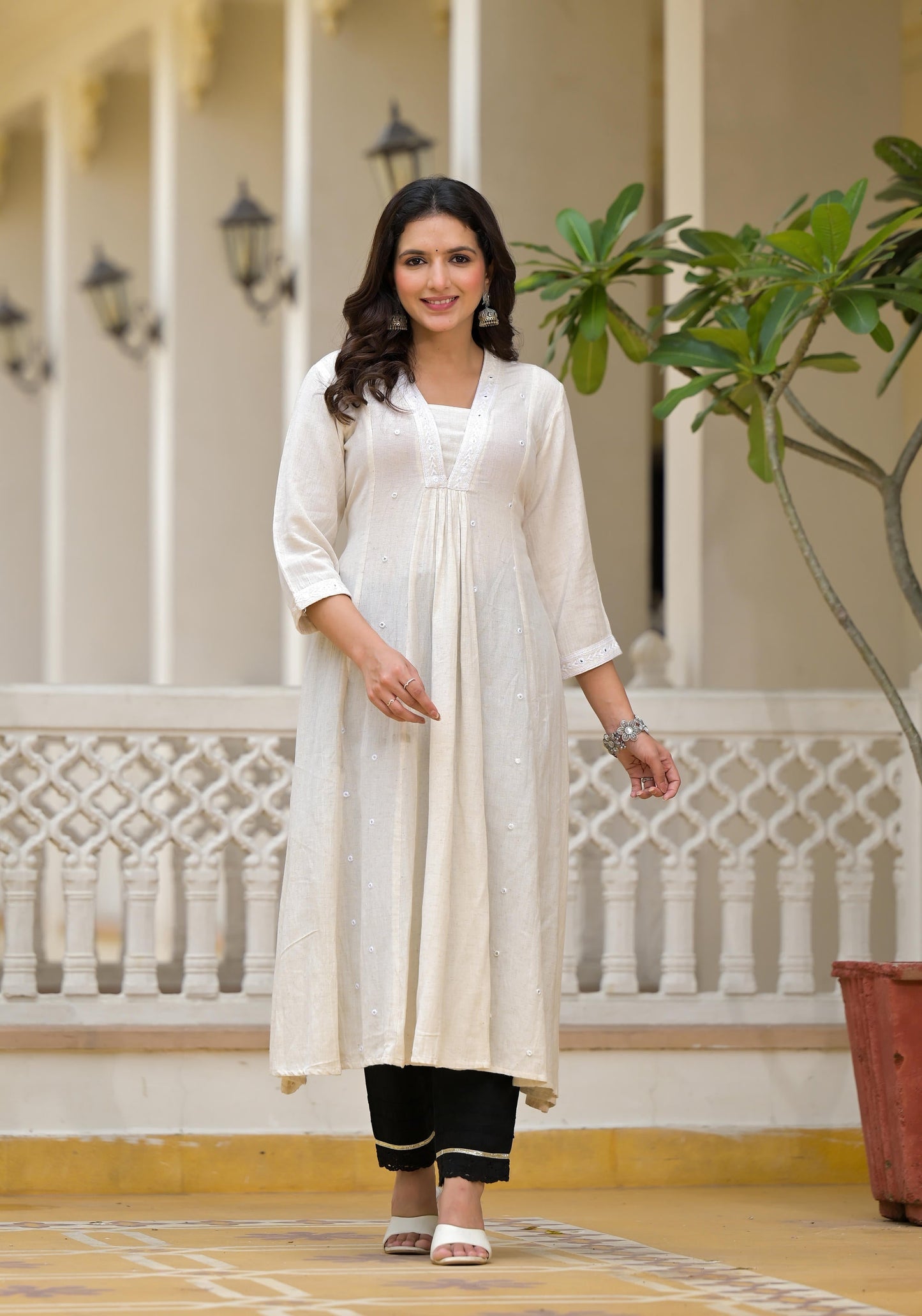 Juniper Off-White Solid Kurta With Mirror Work - Swadesiicart
