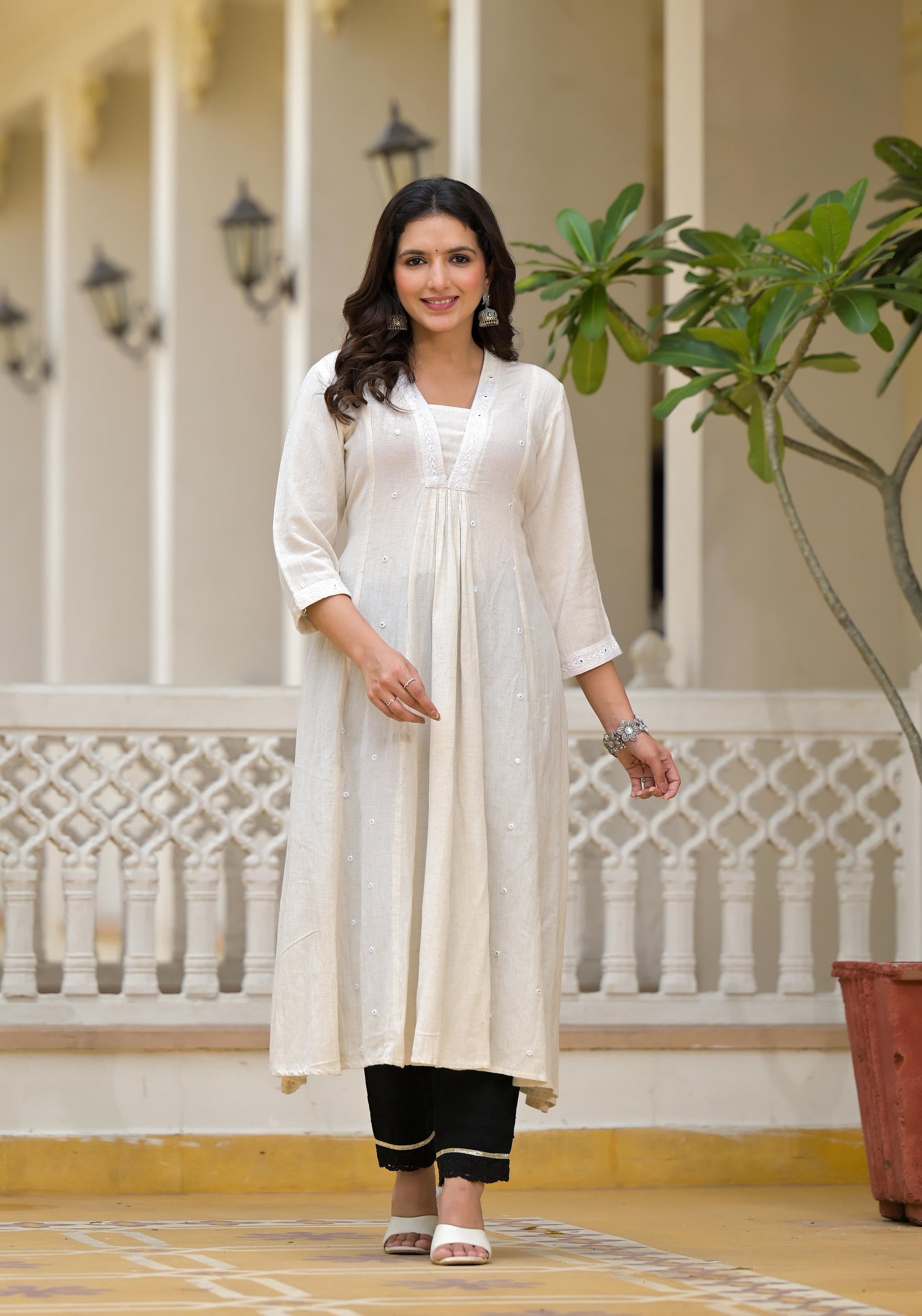 Juniper Off-White Solid Kurta With Mirror Work - Swadesiicart