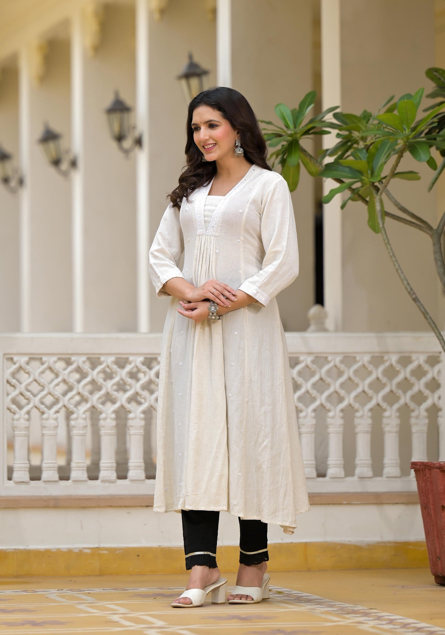 Juniper Off-White Solid Kurta With Mirror Work - Swadesiicart