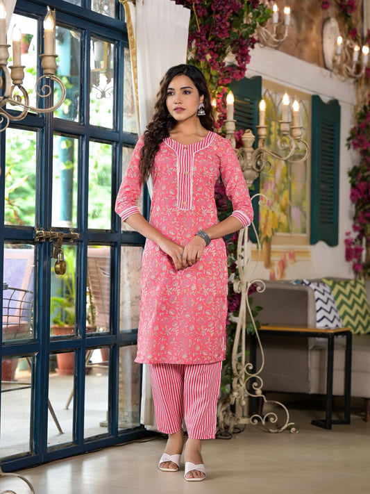 Juniper Women's Peach Floral Printed Cotton Kurta & Pant Set With Lace & Buttons - Swadesiicart