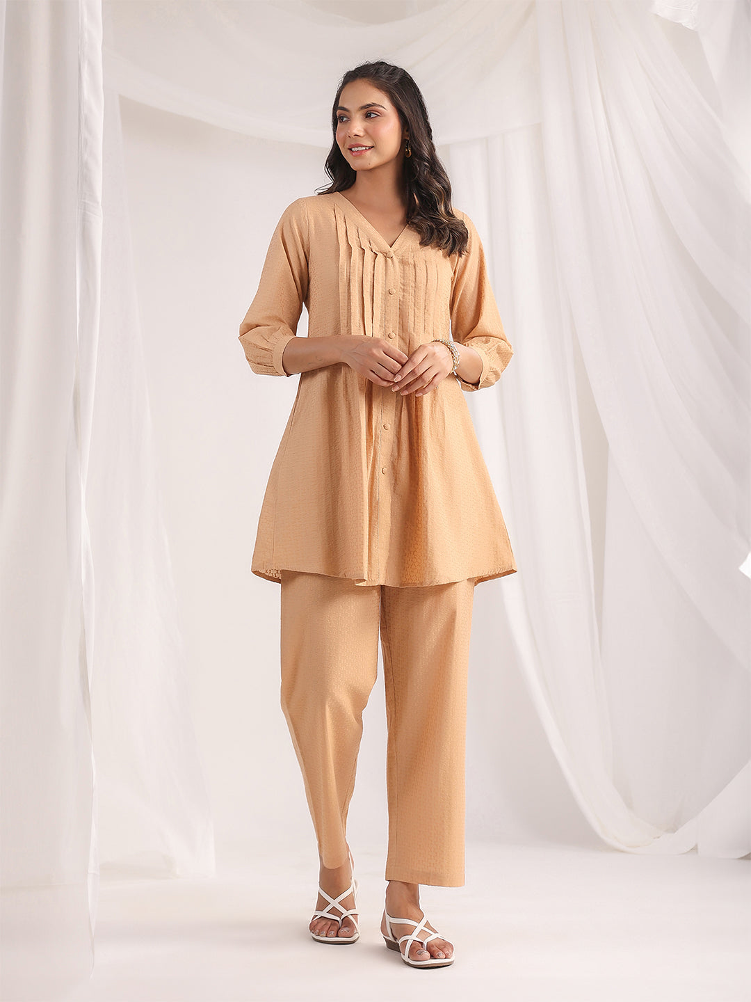 Janasya Pleated Jacquard Peach Self Design V-Neck Co-Ords - Swadesiicart