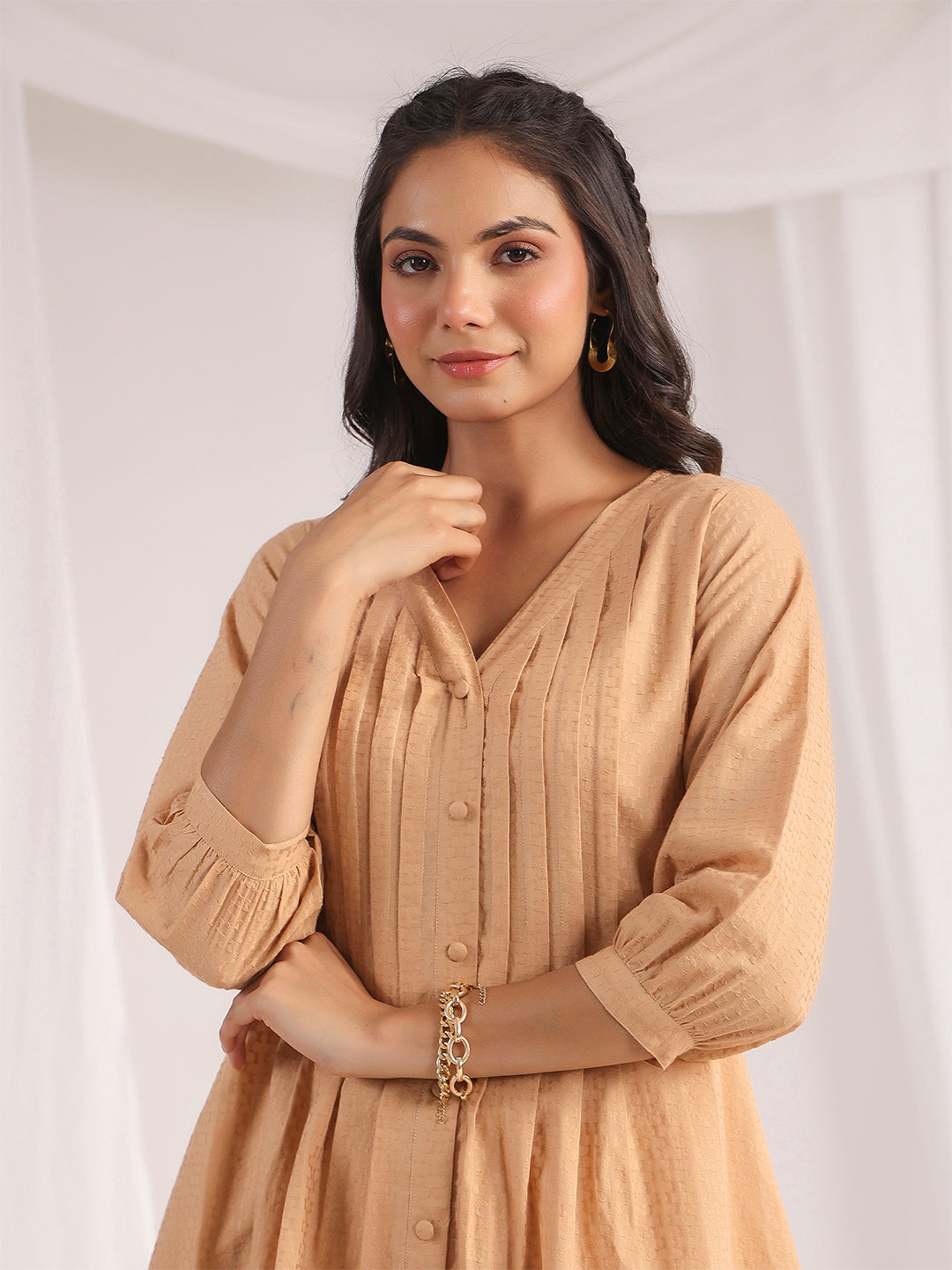 Janasya Pleated Jacquard Peach Self Design V-Neck Co-Ords - Swadesiicart