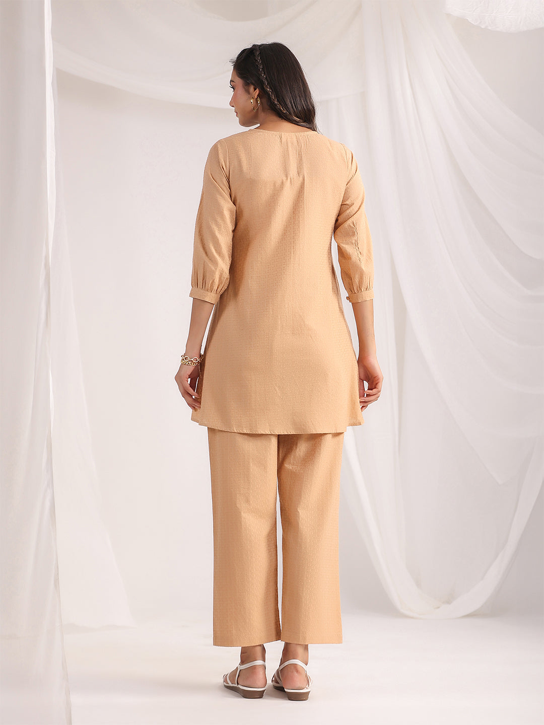 Janasya Pleated Jacquard Peach Self Design V-Neck Co-Ords - Swadesiicart