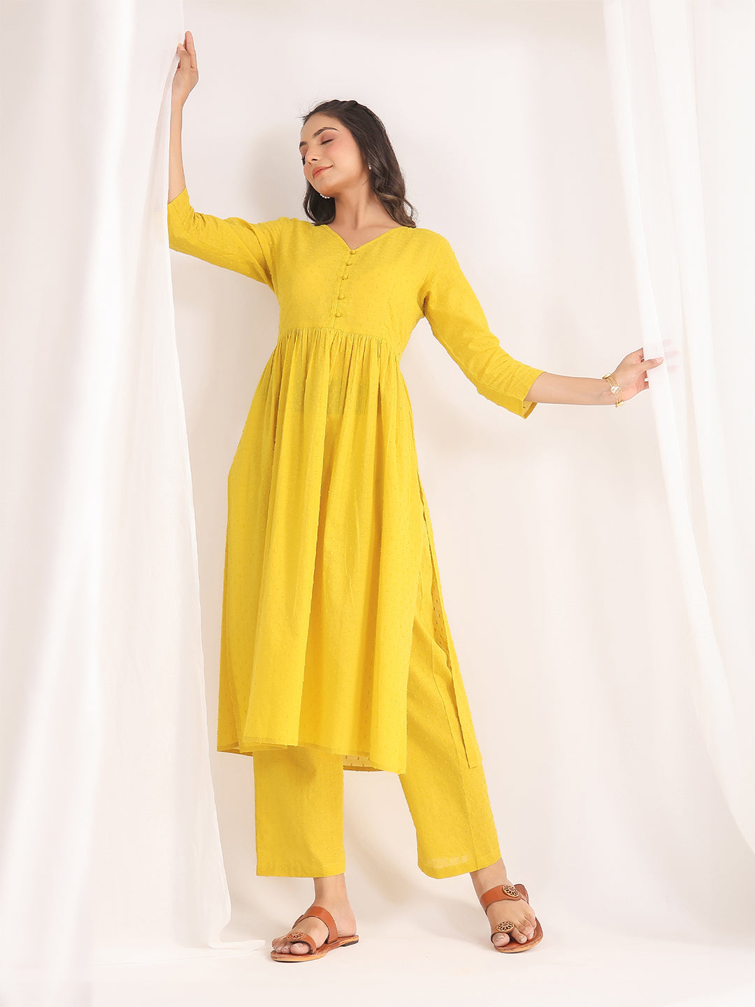Janasya Gathering Dobby Cotton Yellow Self Design V-Neck Set | Swadesiicart