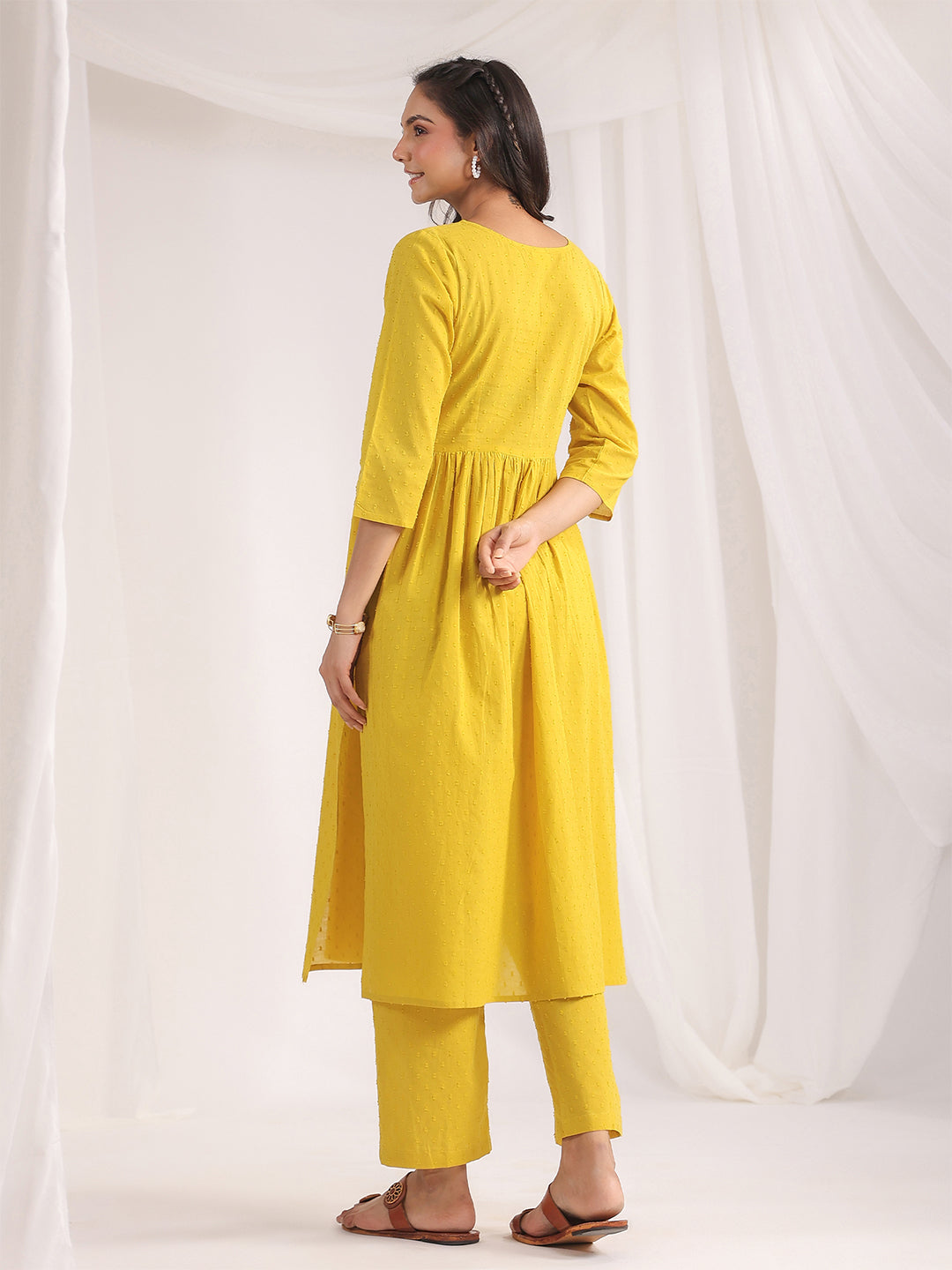 Janasya Gathering Dobby Cotton Yellow Self Design V-Neck Set | Swadesiicart