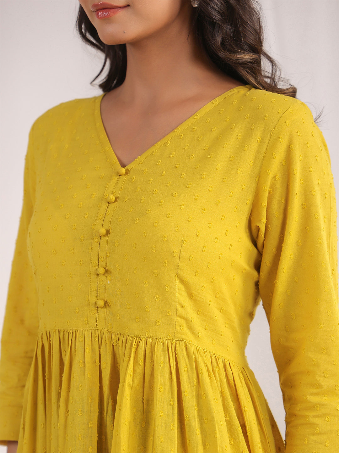 Janasya Gathering Dobby Cotton Yellow Self Design V-Neck Set | Swadesiicart
