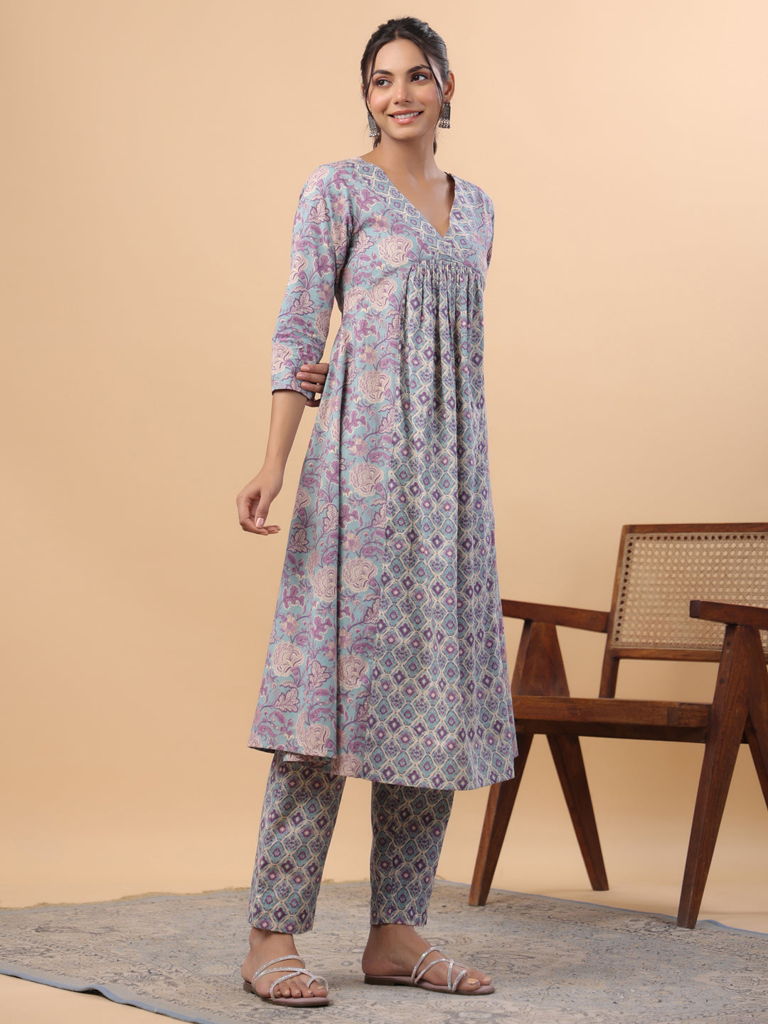 Janasya Light Blue Cambric Floral Set | Swadesiicart