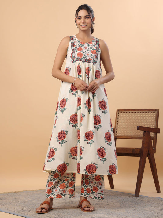 Janasya Gathered Cambric Cream Floral Round Neck Kurta & Bottom | Swadesiicart