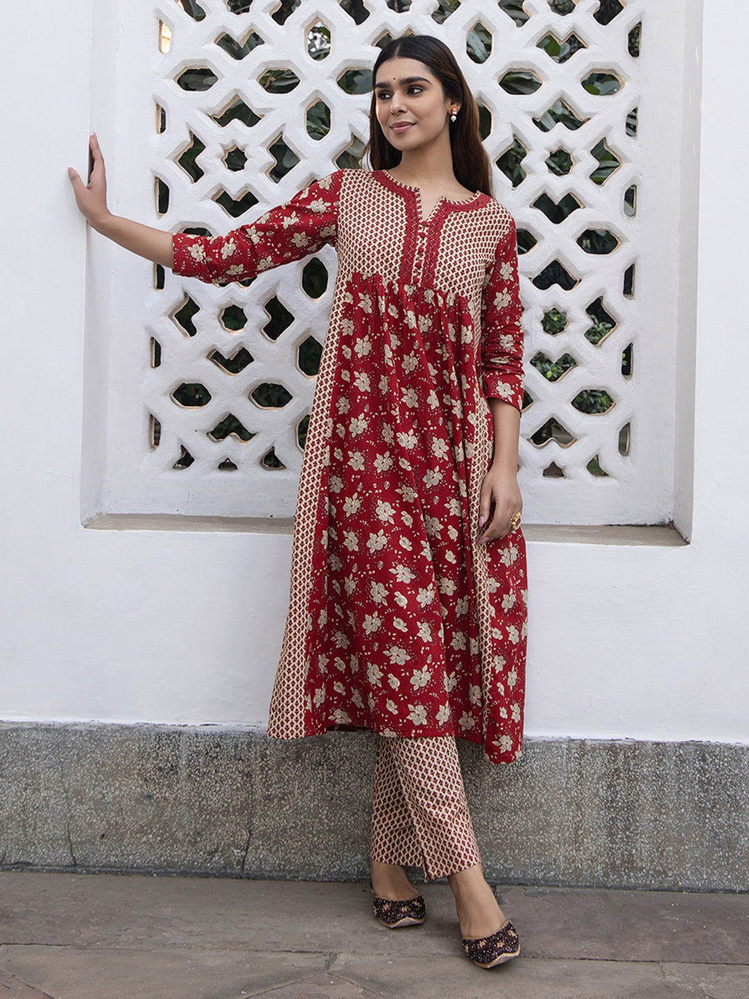 Janasya A-Line Cambric Red Floral Notch Neck Kurta & Bottom | Swadesiicart
