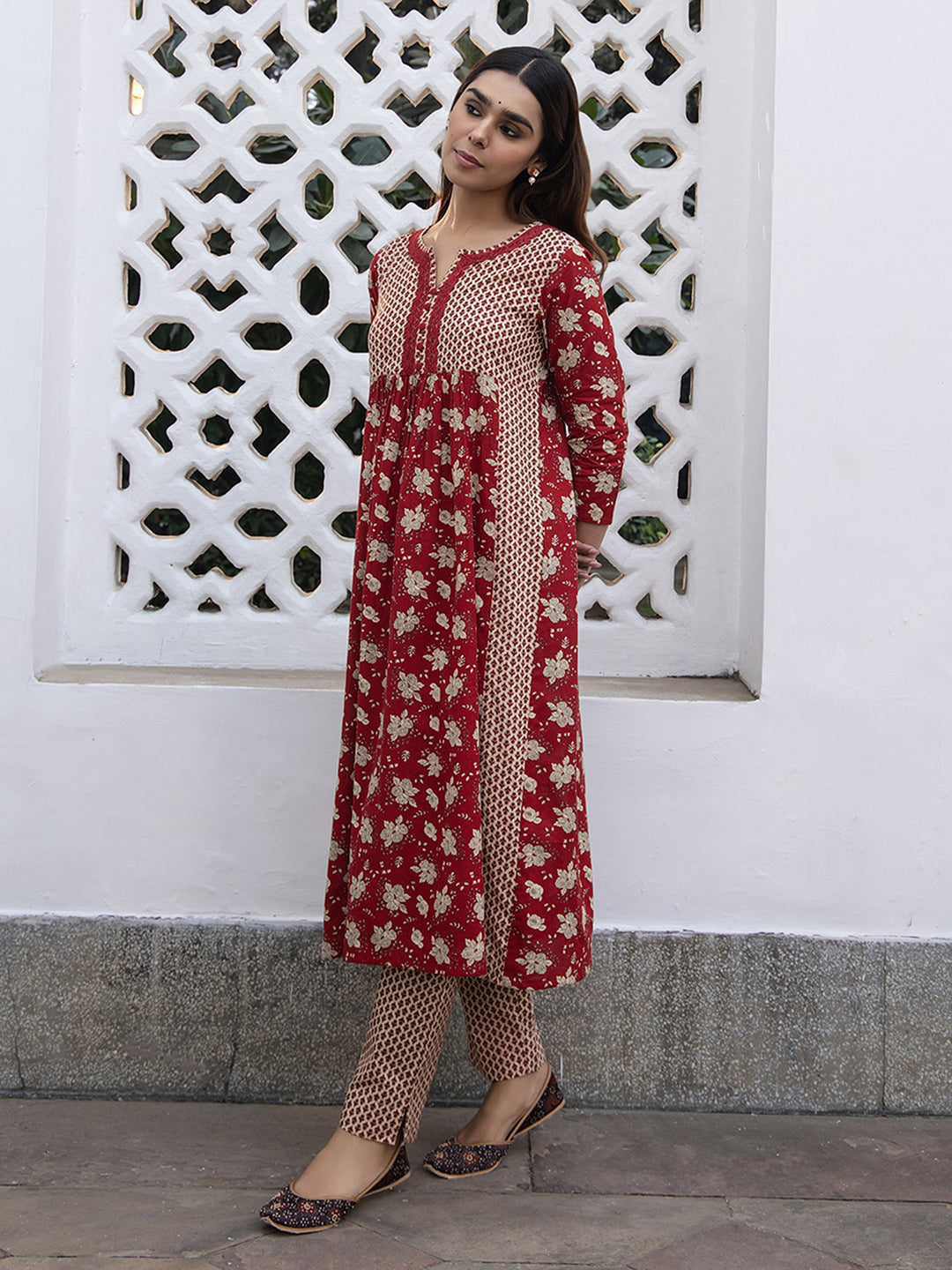 Janasya A-Line Cambric Red Floral Notch Neck Kurta & Bottom | Swadesiicart
