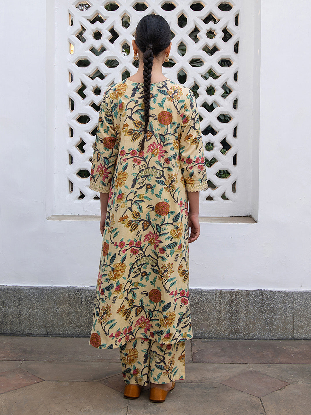 Janasya Gathered Cambric Beige Floral V-Neck Kurta & Bottom | Swadesiicart