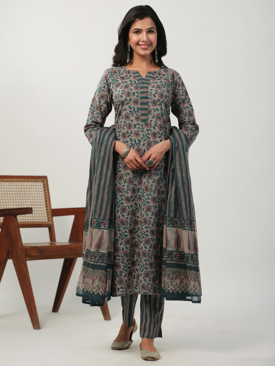 Janasya Straight Cambric Beige Floral Notch Neck Kurta Set - Swadesiicart