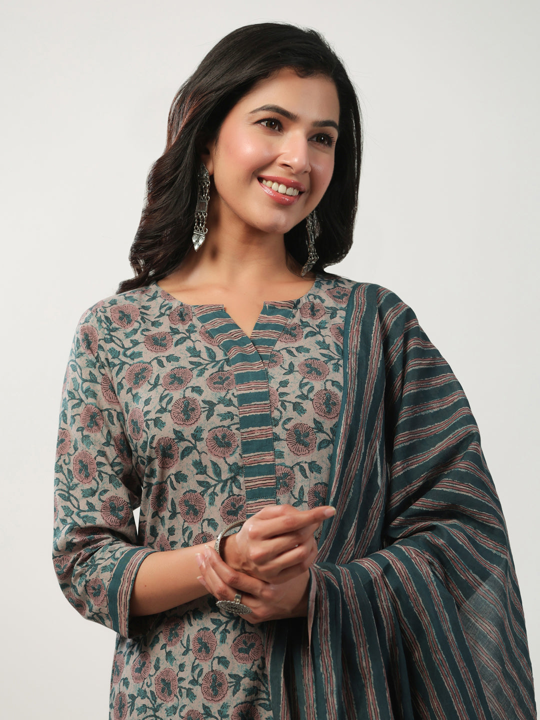 Janasya Straight Cambric Beige Floral Notch Neck Kurta Set - Swadesiicart