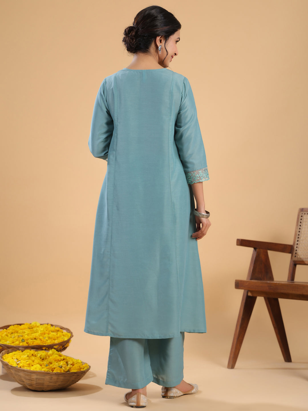 Janasya Gathering Muslin Sage Yoke Embroidery V-Neck Kurta Set | Swadesiicart