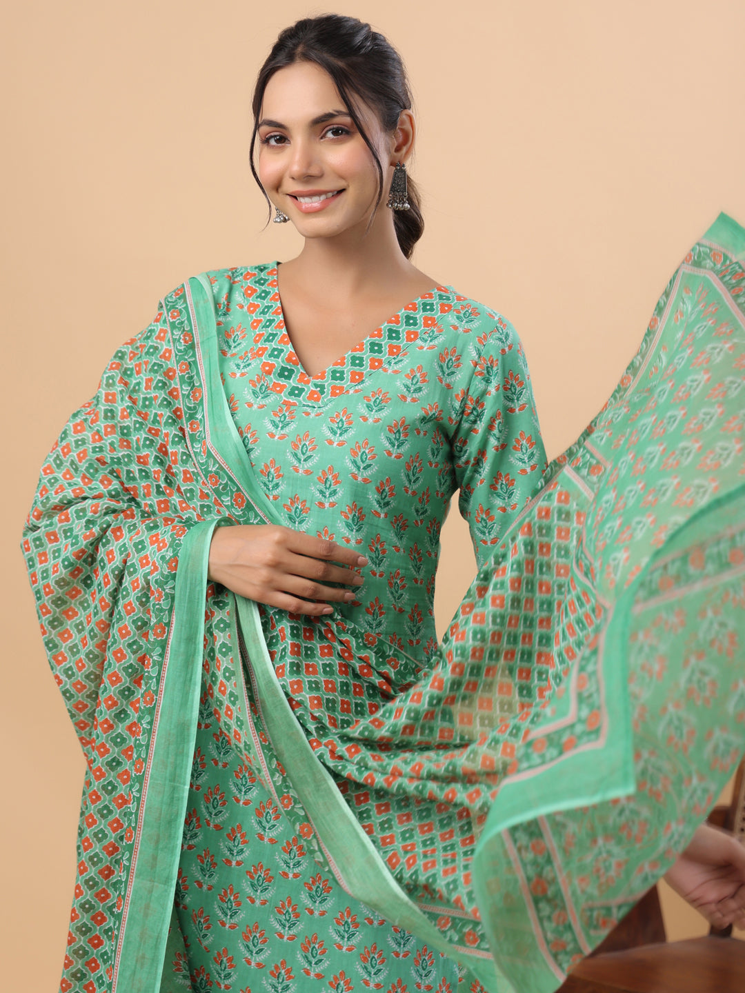 Janasya Regular Cambric Green Ethnic Motifs V-Neck Set - Swadesiicart