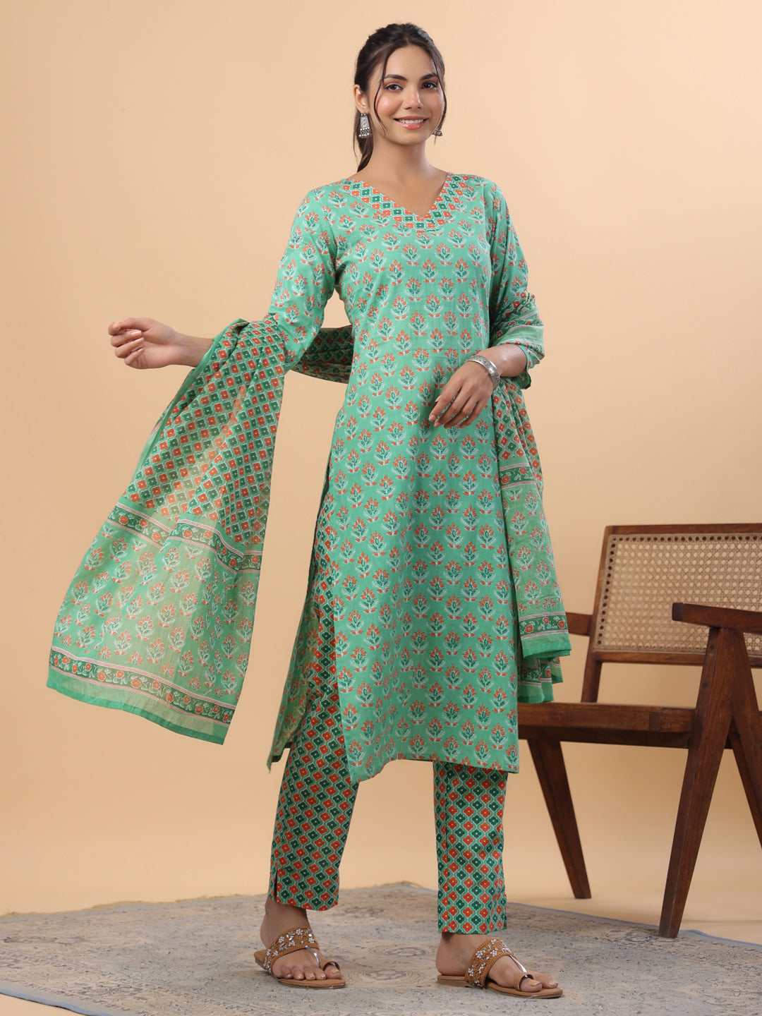Janasya Regular Cambric Green Ethnic Motifs V-Neck Set - Swadesiicart