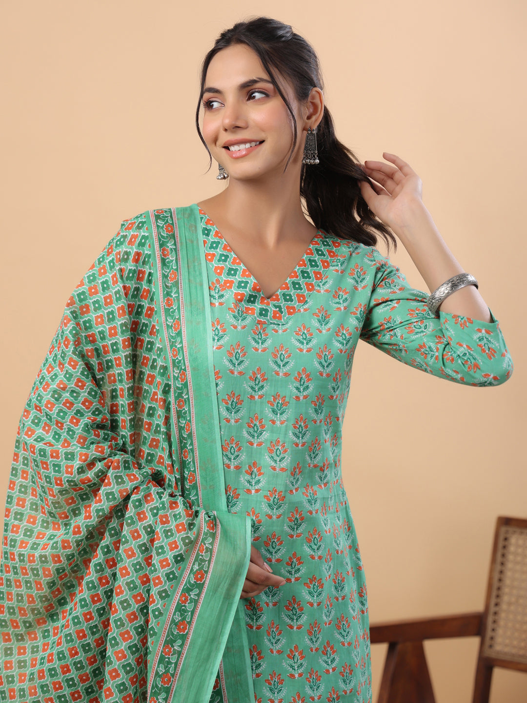 Janasya Regular Cambric Green Ethnic Motifs V-Neck Set - Swadesiicart