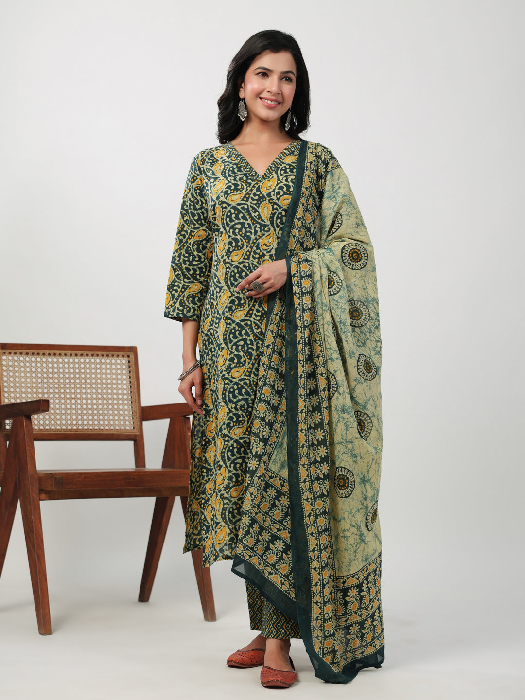 Janasya Straight Cambric Green Ethnic Motifs V-Neck Set | Swadesiicart
