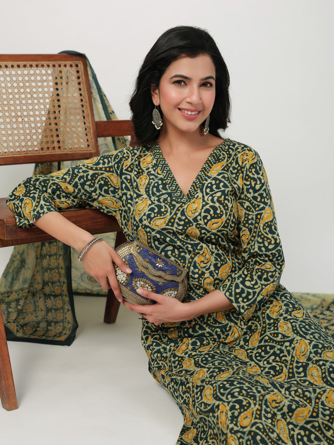 Janasya Straight Cambric Green Ethnic Motifs V-Neck Set | Swadesiicart