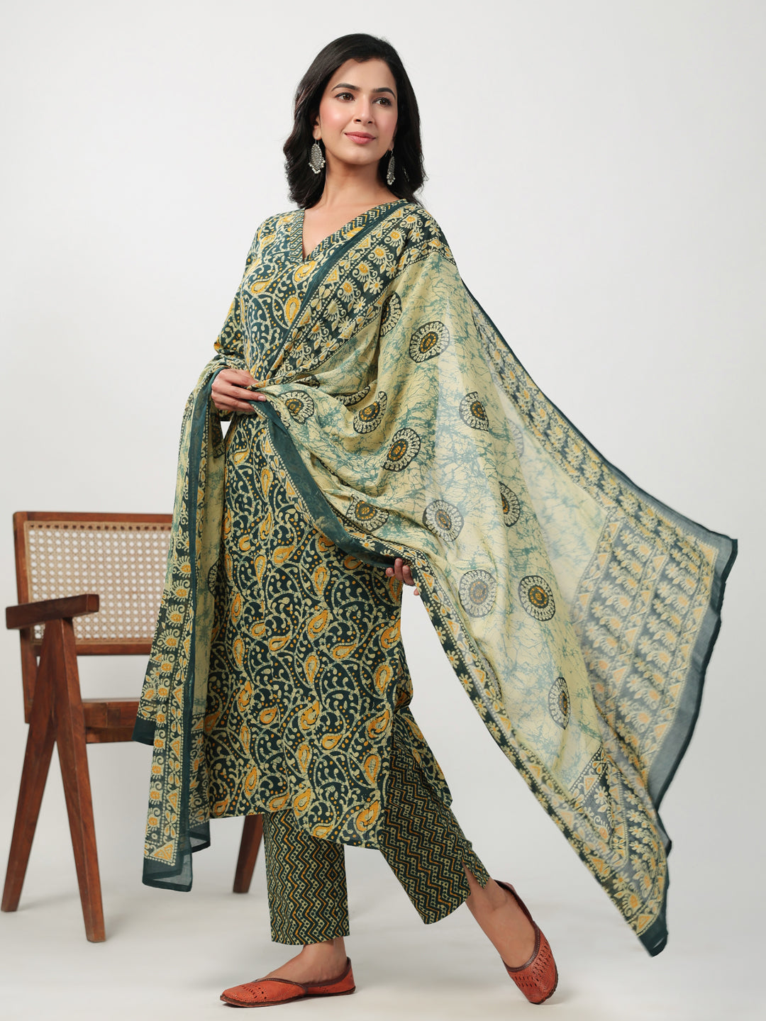 Janasya Straight Cambric Green Ethnic Motifs V-Neck Set | Swadesiicart