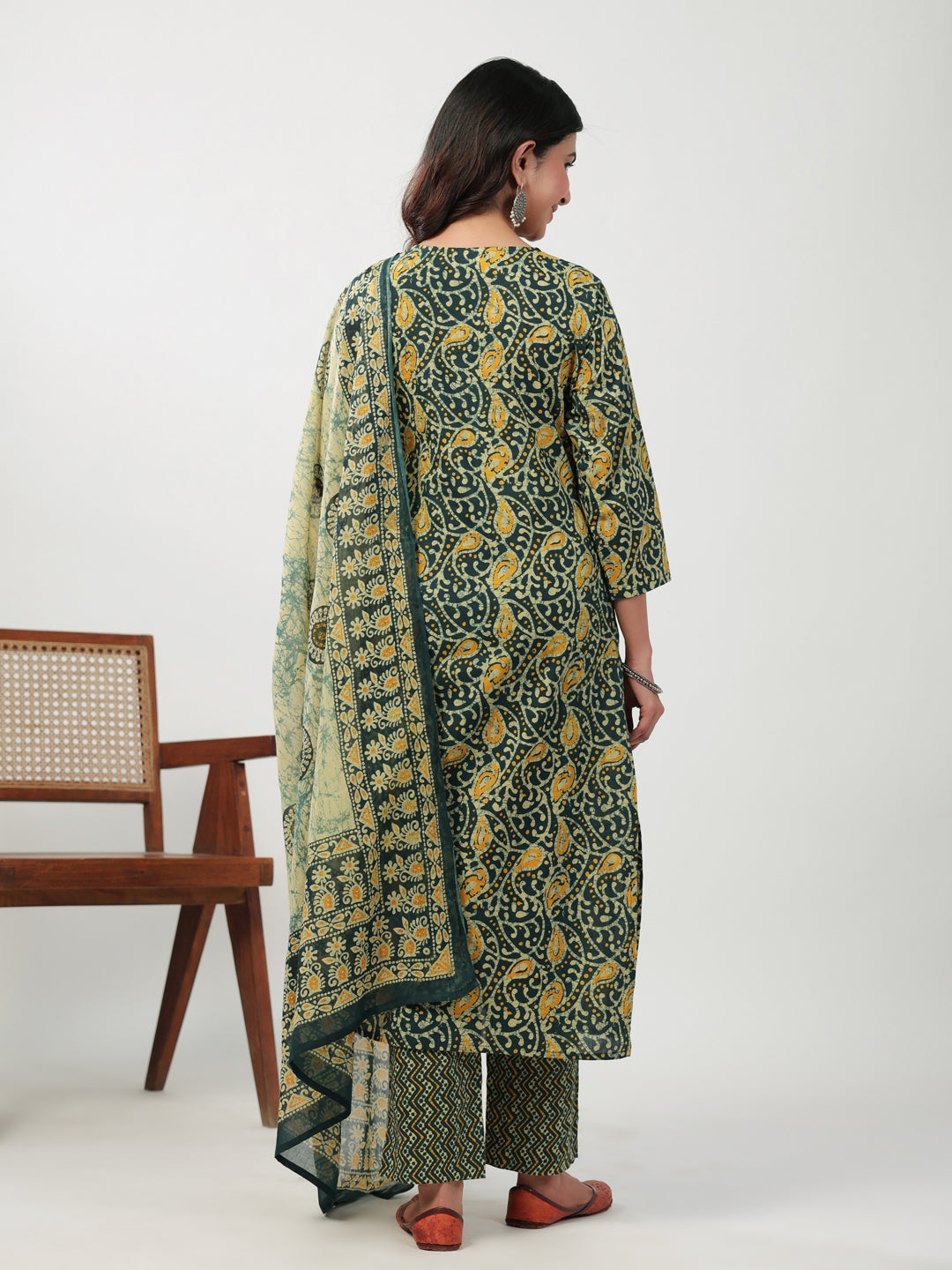 Janasya Straight Cambric Green Ethnic Motifs V-Neck Set | Swadesiicart