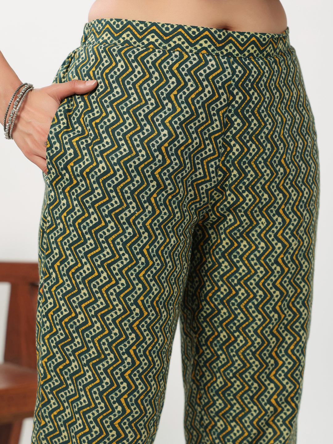 Janasya Straight Cambric Green Ethnic Motifs V-Neck Set | Swadesiicart