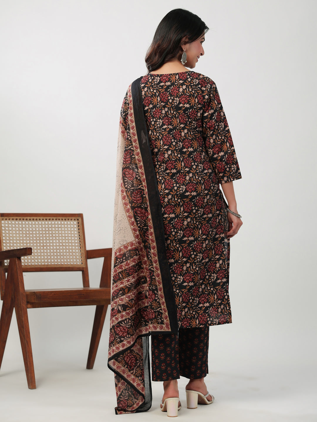 Janasya Straight Cambric Black Floral Notch Neck Kurta,Bottom & Dupatta | Swadesiicart