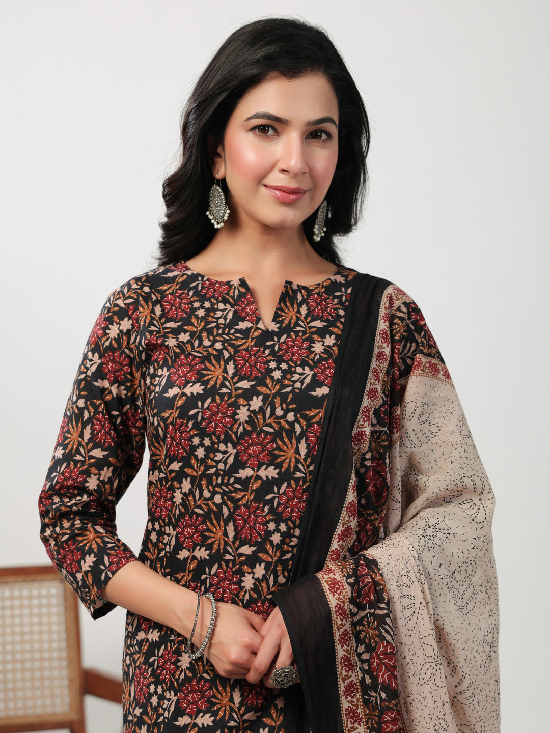 Janasya Straight Cambric Black Floral Notch Neck Kurta,Bottom & Dupatta | Swadesiicart