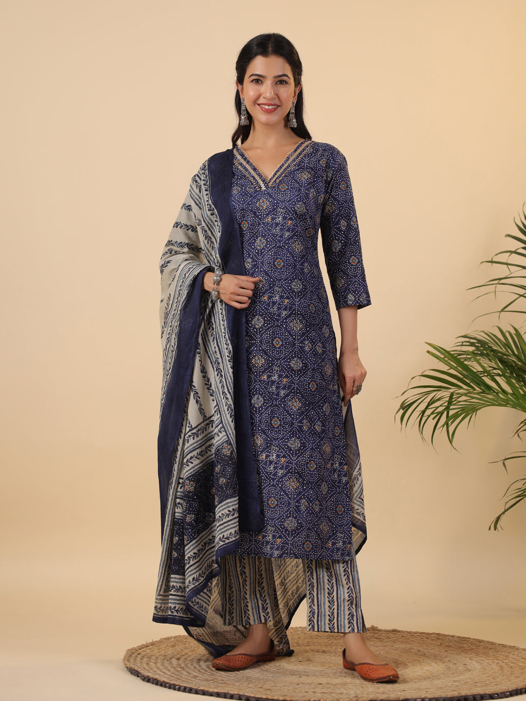 Janasya Straight Cambric Dark Blue Bandhani V-Neck with Band Collar Kurta Set | Swadesiicart