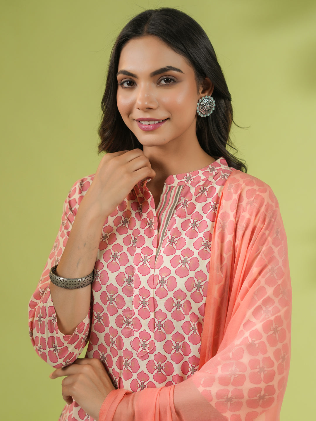 Janasya Straight Cambric Peach Floral Band Collar Set | Swadesiicart
