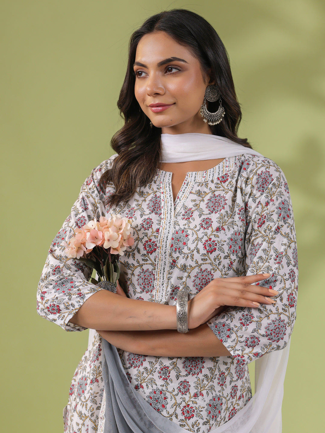 Janasya White Cambric Floral Set | Swadesiicart