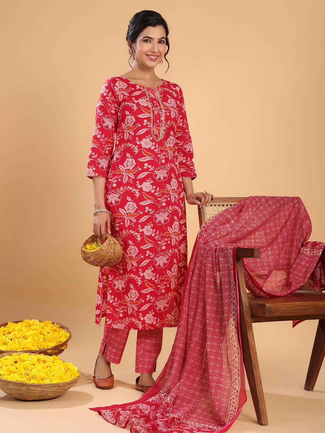 Janasya Straight Cambric Pink Floral Round Neck Set | Swadesiicart