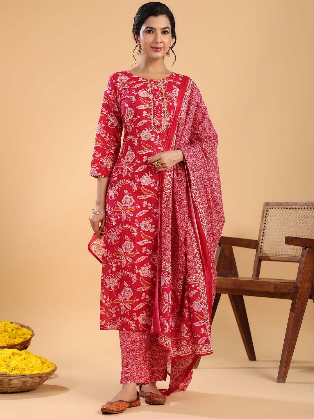 Janasya Straight Cambric Pink Floral Round Neck Set | Swadesiicart