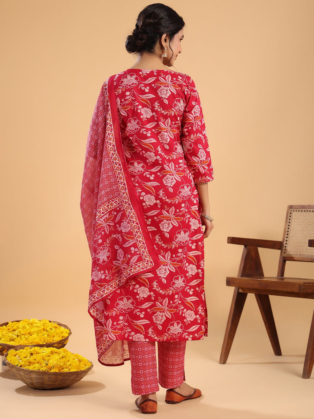 Janasya Straight Cambric Pink Floral Round Neck Set | Swadesiicart