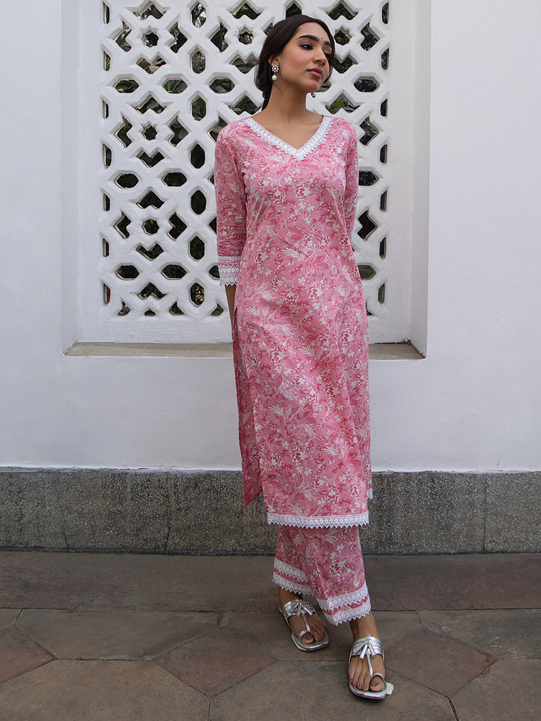 Janasya Pink Cambric Floral Kurta Set | Swadesiicart