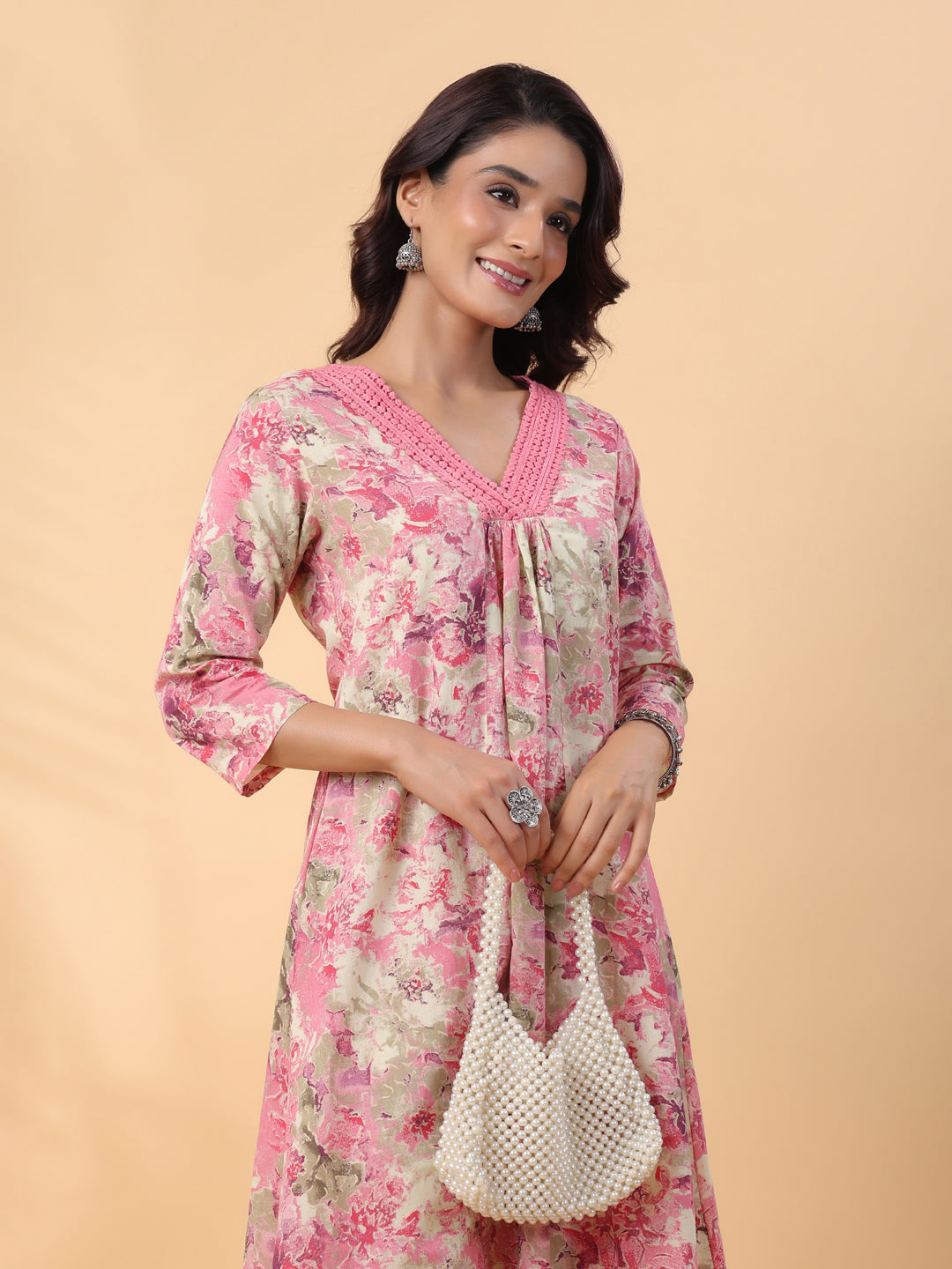 Janasya Gathered Cambric Cream Abstract V-Neck Kurta & Bottom | Swadesiicart