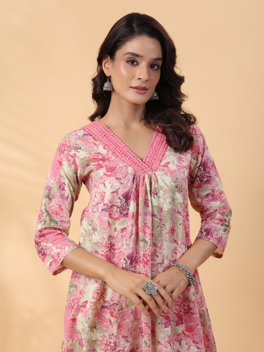Janasya Gathered Cambric Cream Abstract V-Neck Kurta & Bottom | Swadesiicart