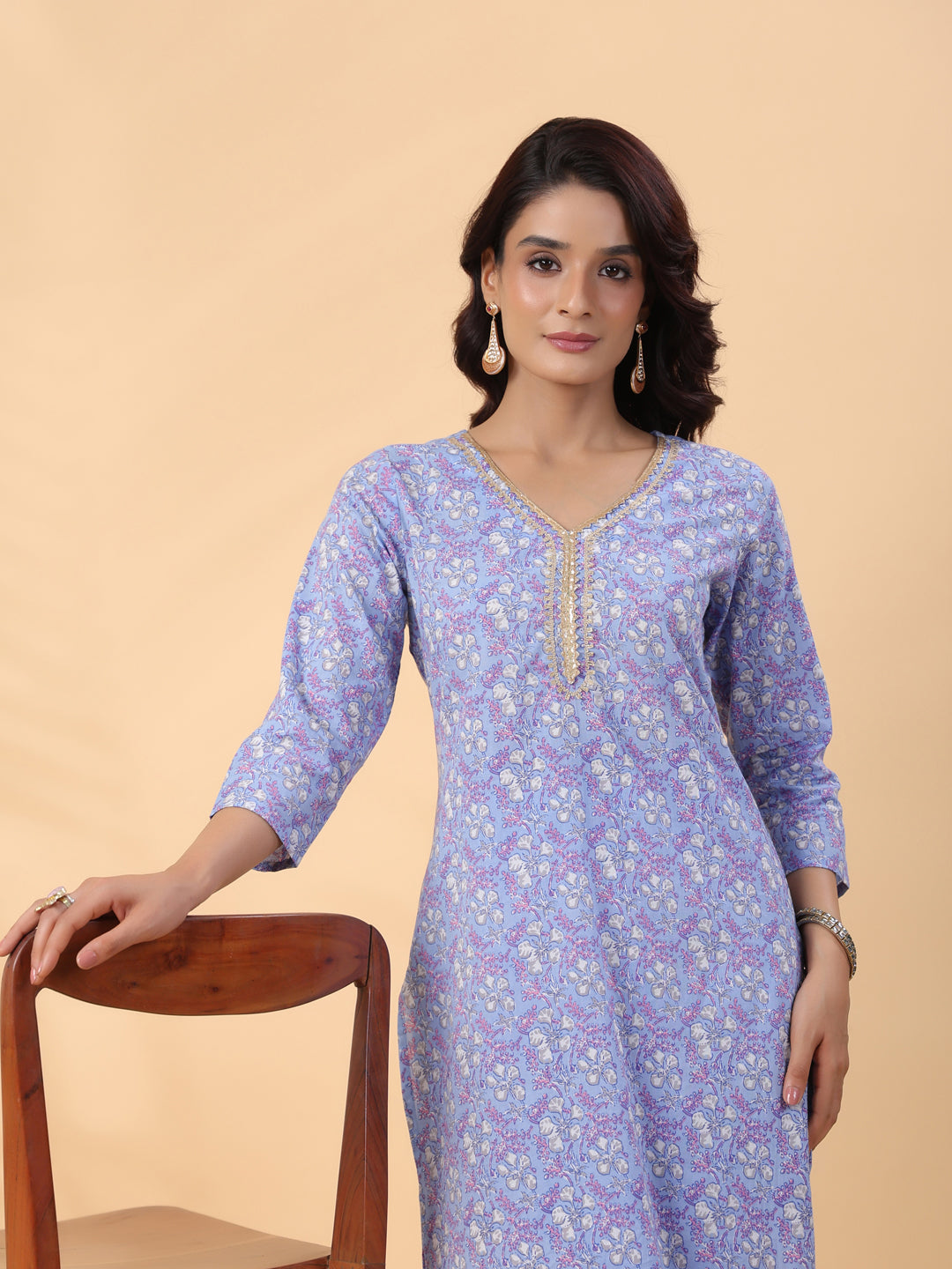 Janasya Regular Cambric Ice Blue Floral V-Neck Kurta Set | Swadesiicart