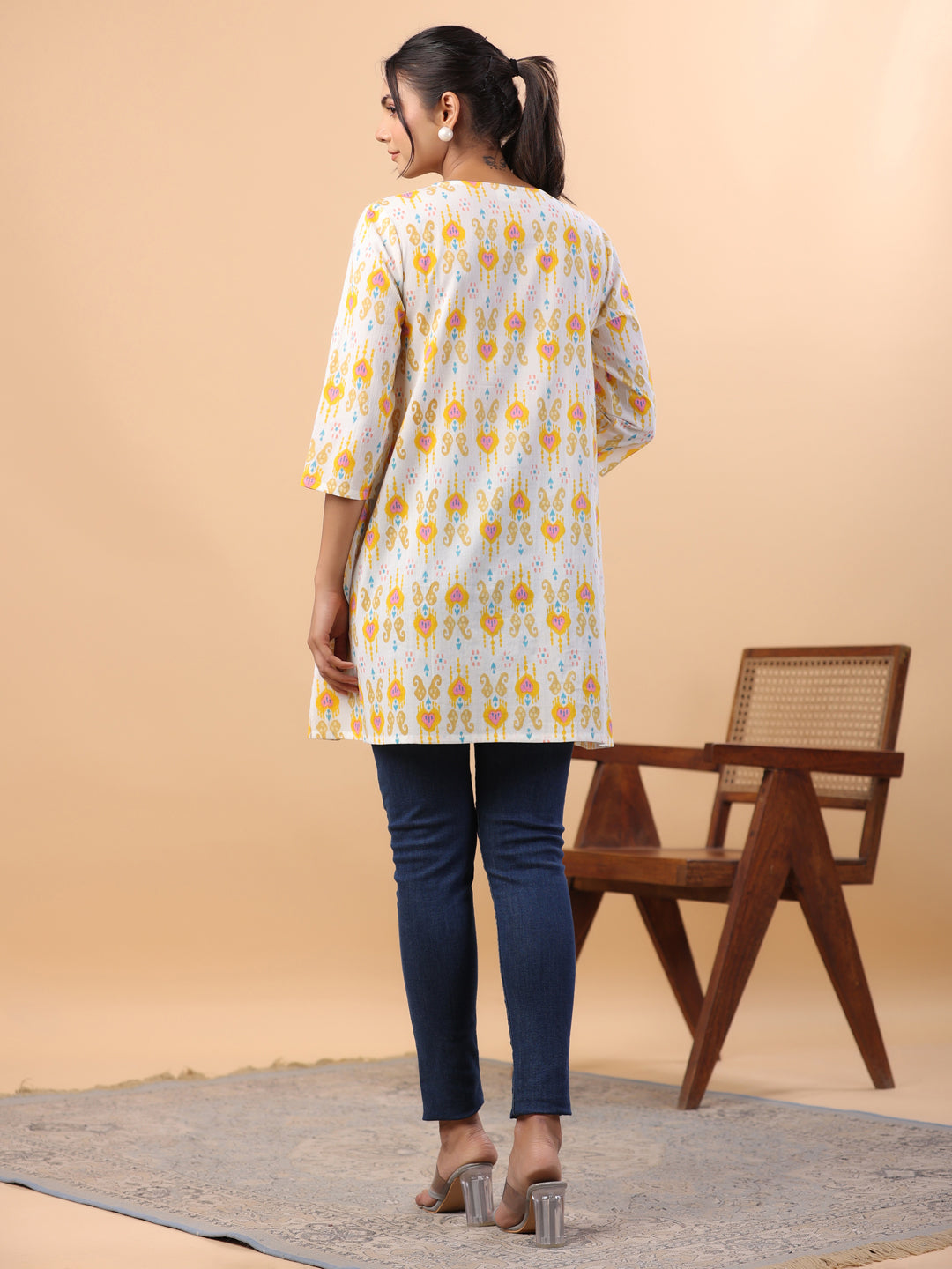 Janasya Pleated Cambric White Ikkat Notch Neck Tunic | Swadesiicart