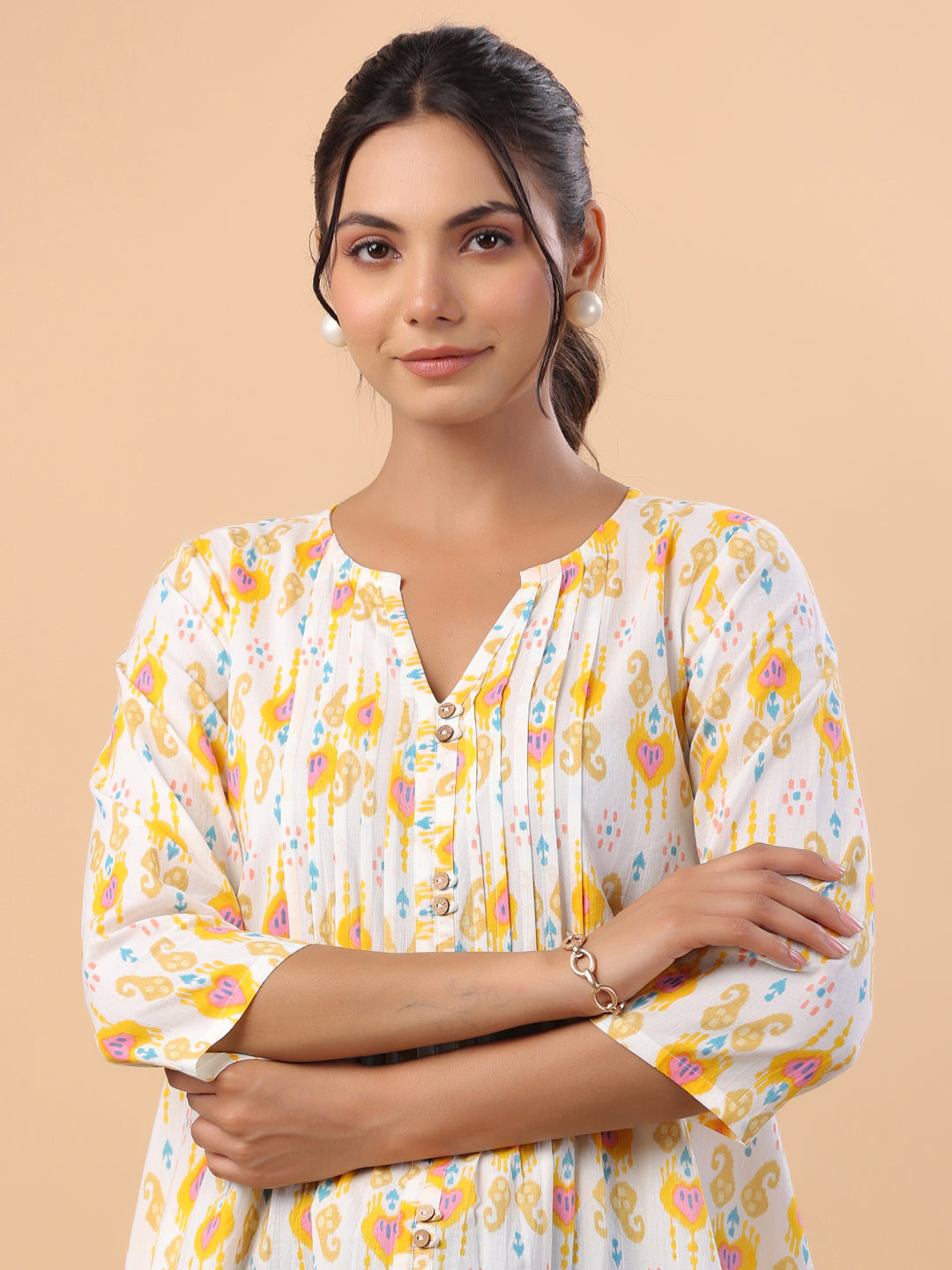 Janasya Pleated Cambric White Ikkat Notch Neck Tunic | Swadesiicart