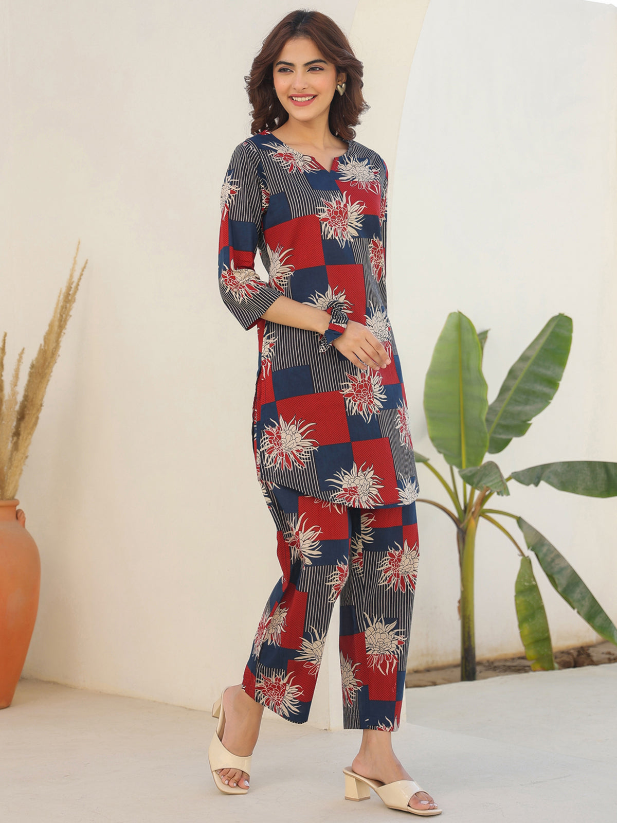 Janasya Dark Cotton Geometric Straight Top & Bottom Set | Swadesiicart