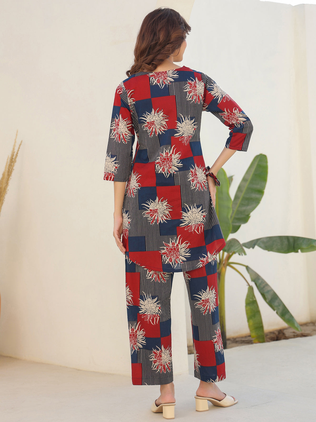 Janasya Dark Cotton Geometric Straight Top & Bottom Set | Swadesiicart