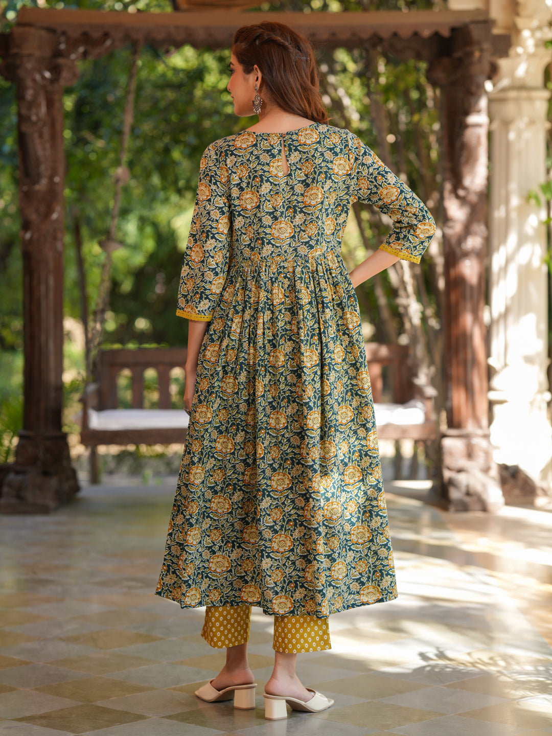 Janasya Dark Cotton Floral A-Line Kurta Set | Swadesiicart