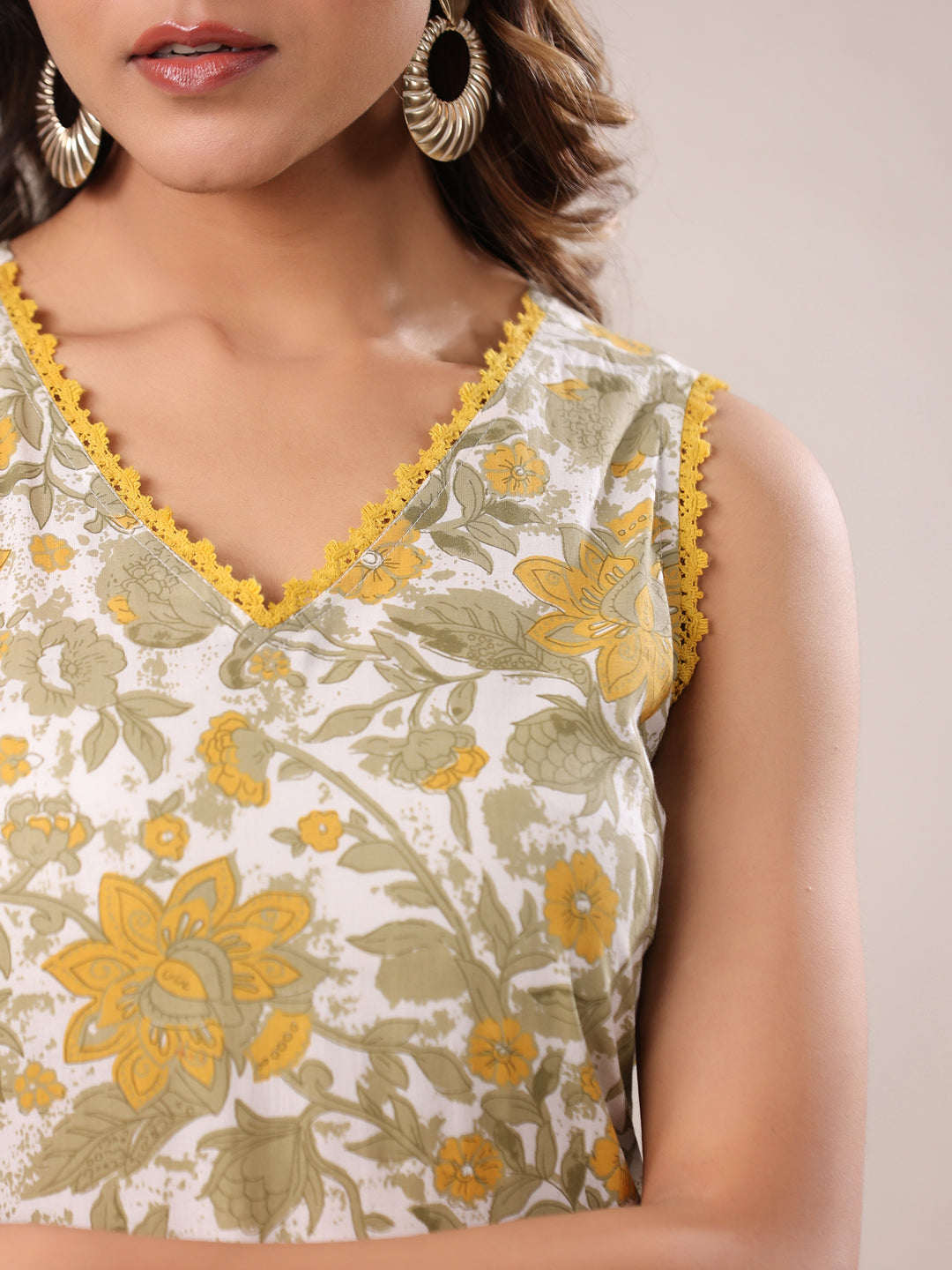 Janasya Light Cotton Floral Straight Kurta Set | Swadesiicart
