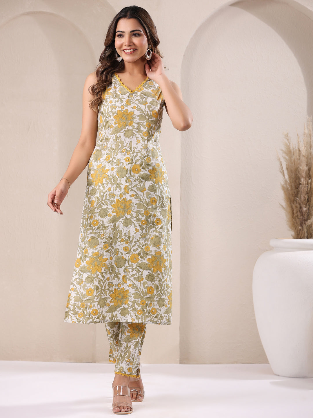 Janasya Light Cotton Floral Straight Kurta Set | Swadesiicart