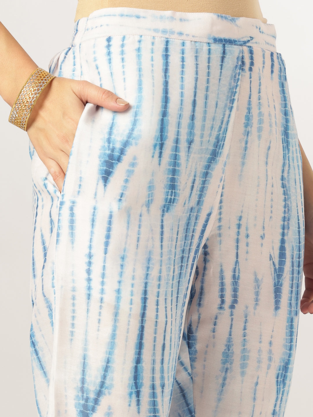 Janasya Light Silk Blend Tie & dye Straight Kurta Set | Swadesiicart