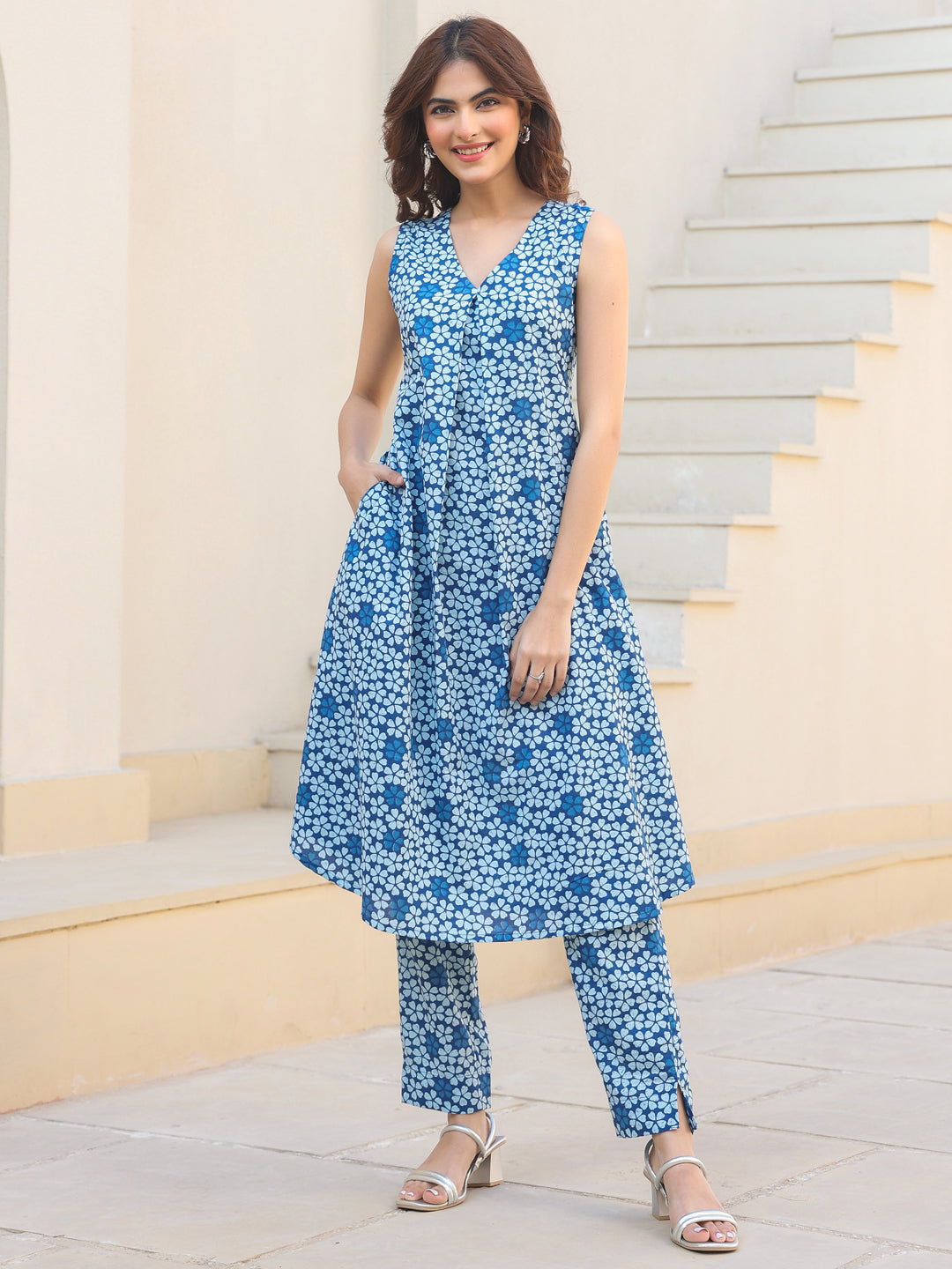 Janasya Dark Cotton Floral A-Line Kurta Set | Swadesiicart