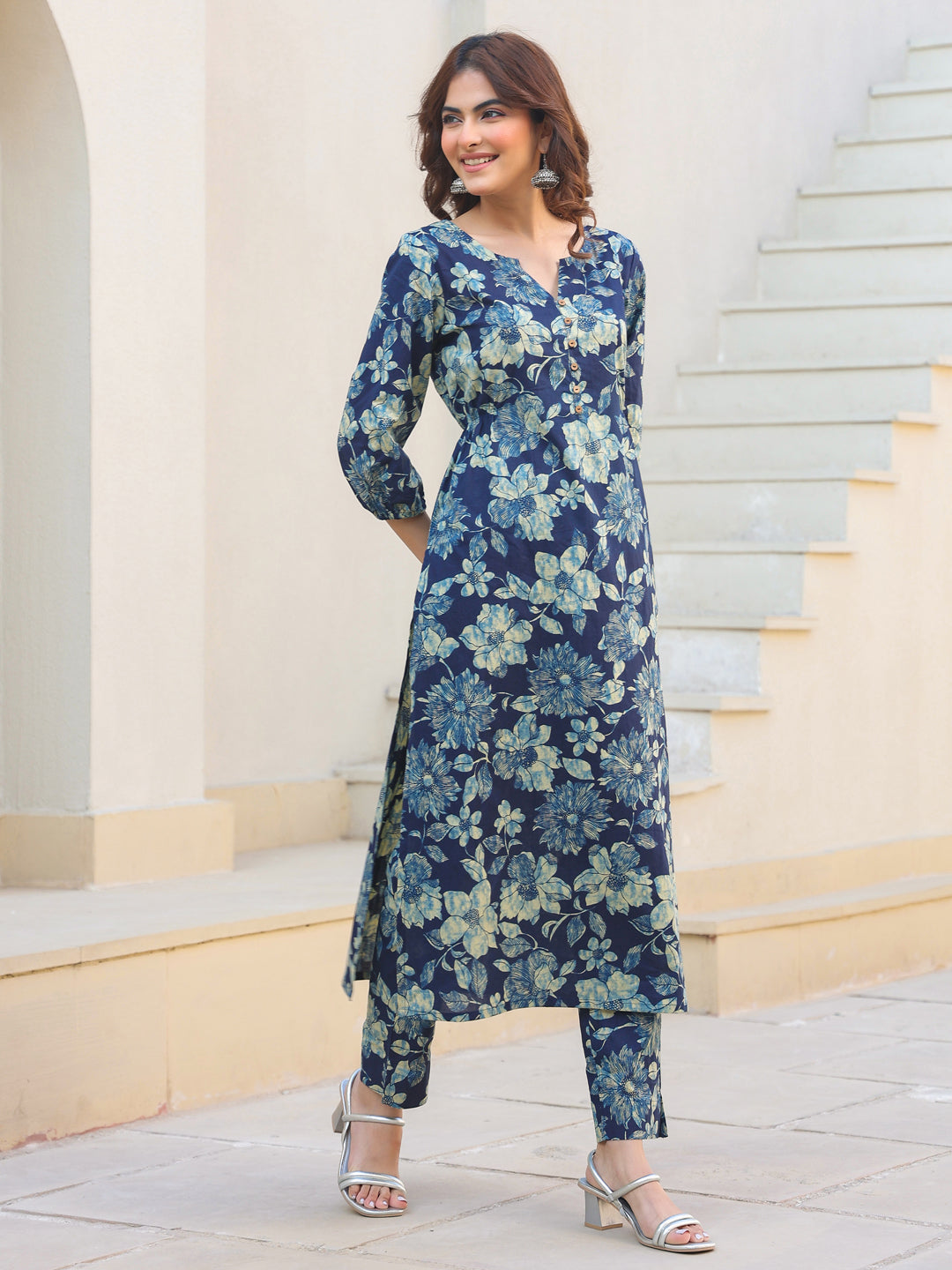 Janasya Dark Cotton Floral Straight Kurta Set | Swadesiicart