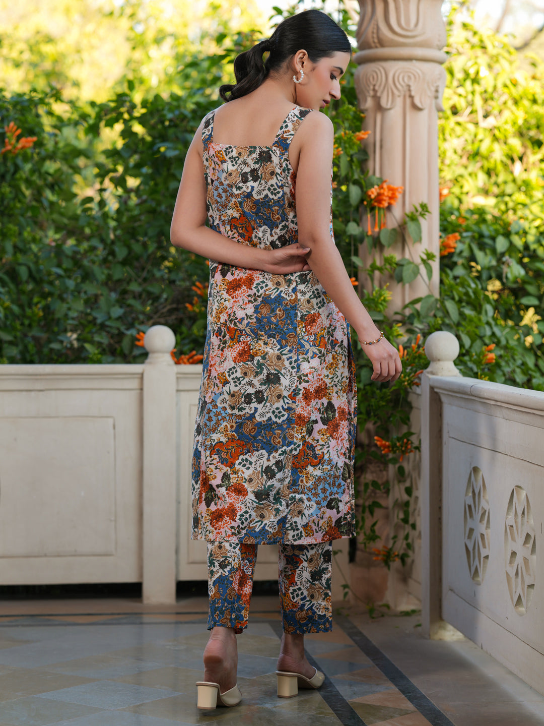 Janasya Dark Cotton Floral Straight Kurta Set | Swadesiicart