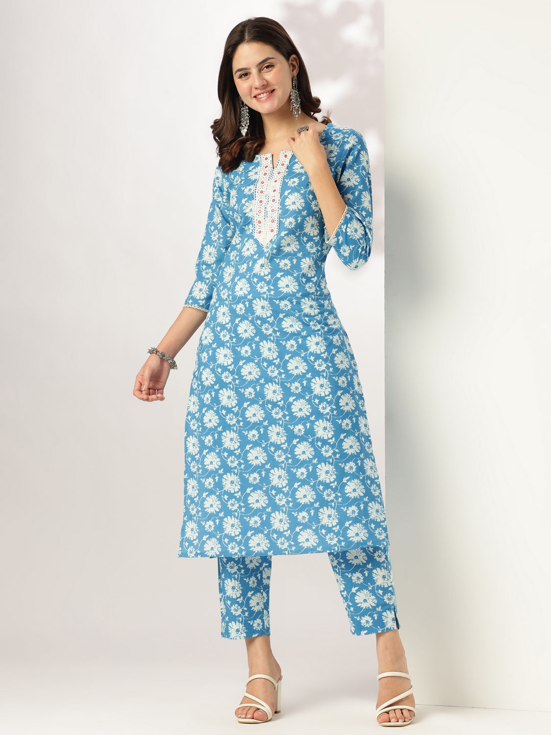 Janasya Light Cotton Floral Straight Kurta Set | Swadesiicart